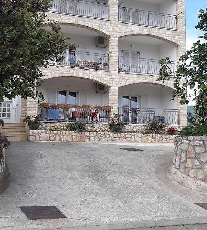 Apartmani Kevric 诺维·维诺多尔斯基 外观 照片